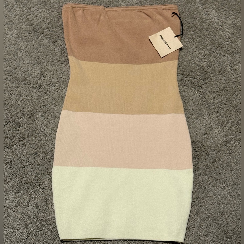 superdown perla ombre mini dress
Nude Ombre Size: NWT - Picture 5 of 12